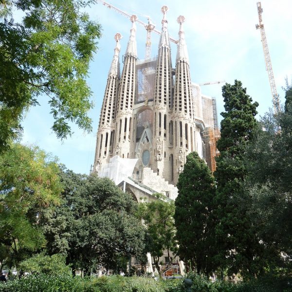 ‎sagrada familia, church, gaudi-854026.jpg